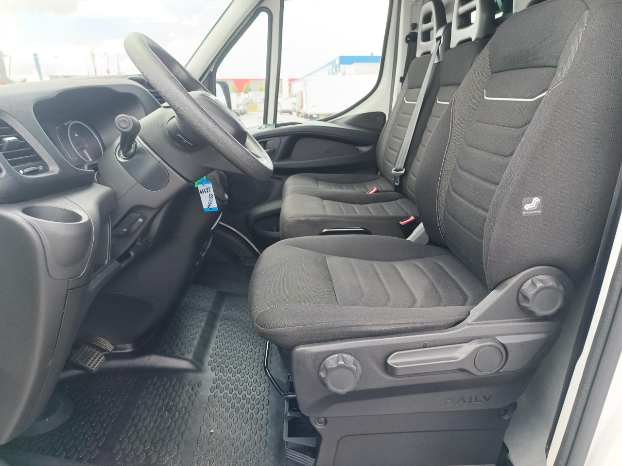 IVECO Daily 35S16A8V - 패널 밴 : 사진 5 IVECO Daily 35S16A8V - 패널 밴 : 사진 5