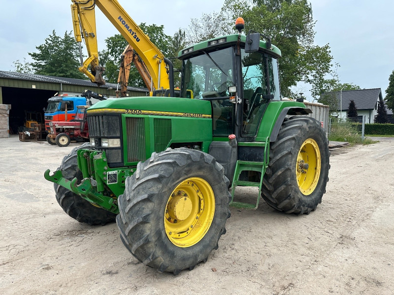 John Deere 7700 PowerQuad - Front linkage - 장궤형 트랙터 : 사진 1 John Deere 7700 PowerQuad - Front linkage - 장궤형 트랙터 : 사진 1