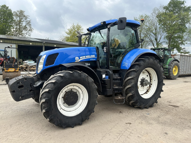 New Holland T7.235 - 장궤형 트랙터 : 사진 1 New Holland T7.235 - 장궤형 트랙터 : 사진 1