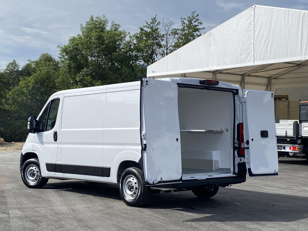 FIAT DUCATO L2H1 140PS | ISOLIERUNG OHNE KÜHLAGGREGAT - 냉동 밴 : 사진 5 FIAT DUCATO L2H1 140PS | ISOLIERUNG OHNE KÜHLAGGREGAT - 냉동 밴 : 사진 5