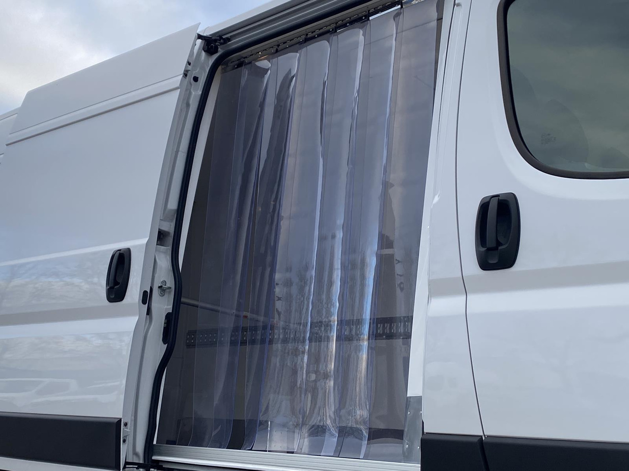 FIAT DUCATO L3H2 180PS BASE HEAVY / FRISCHDIENST + XARIOS 300 12-380V + Heizung - 냉동 밴 : 사진 5 FIAT DUCATO L3H2 180PS BASE HEAVY / FRISCHDIENST + XARIOS 300 12-380V + Heizung - 냉동 밴 : 사진 5