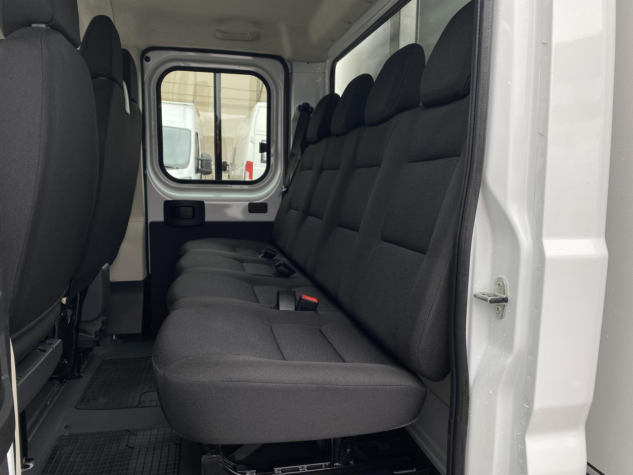 OPEL MOVANO 1+6 DOKA 140PS | KÜHLKOFFER + LADERAMPE - 냉동 밴 : 사진 5 OPEL MOVANO 1+6 DOKA 140PS | KÜHLKOFFER + LADERAMPE - 냉동 밴 : 사진 5