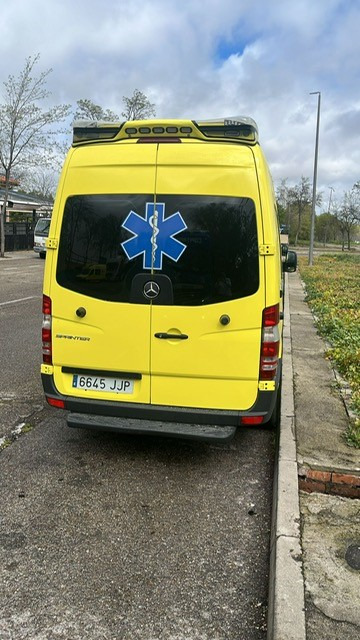 Mercedes Benz AMBULANCE Lot of 10 units Sprinter 313 CDI Automatic - 패널 밴 : 사진 2 Mercedes Benz AMBULANCE Lot of 10 units Sprinter 313 CDI Automatic - 패널 밴 : 사진 2