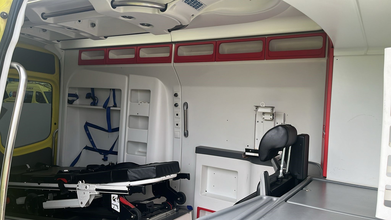 Mercedes Benz AMBULANCE Lot of 10 units Sprinter 313 CDI Automatic - 패널 밴 : 사진 5 Mercedes Benz AMBULANCE Lot of 10 units Sprinter 313 CDI Automatic - 패널 밴 : 사진 5
