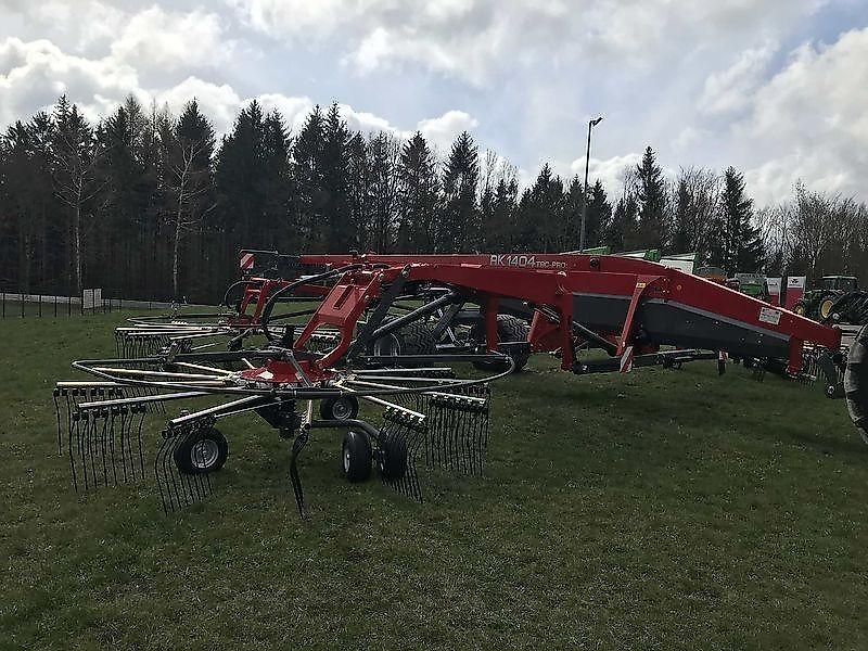 Massey Ferguson MF RK 1404 TRC-PRO / FELLA JURAS 14055 PRO - 반전기/ 레이크 : 사진 1 Massey Ferguson MF RK 1404 TRC-PRO / FELLA JURAS 14055 PRO - 반전기/ 레이크 : 사진 1