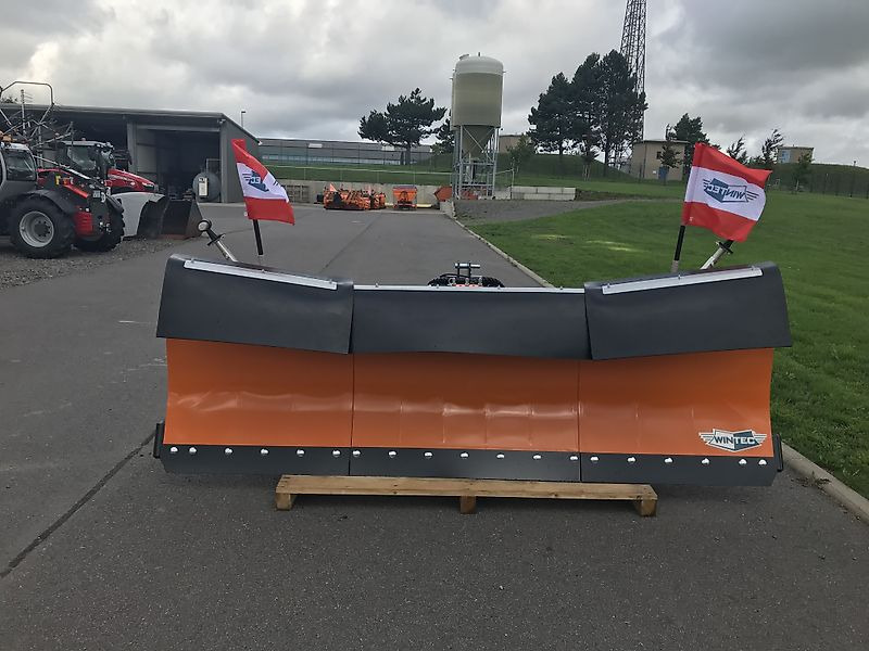 WinTec T_III-320 3P - 제설차 : 사진 1 WinTec T_III-320 3P - 제설차 : 사진 1