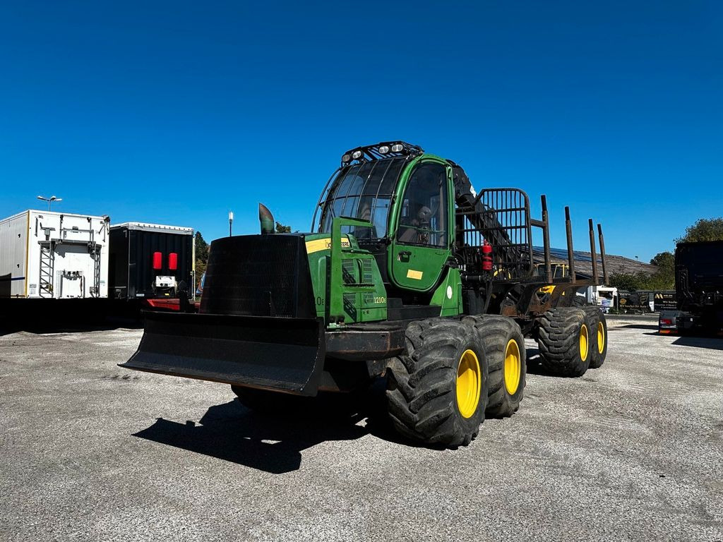 John Deere 1210E 10m CF710 KRAN - 포워더 : 사진 1 John Deere 1210E 10m CF710 KRAN - 포워더 : 사진 1