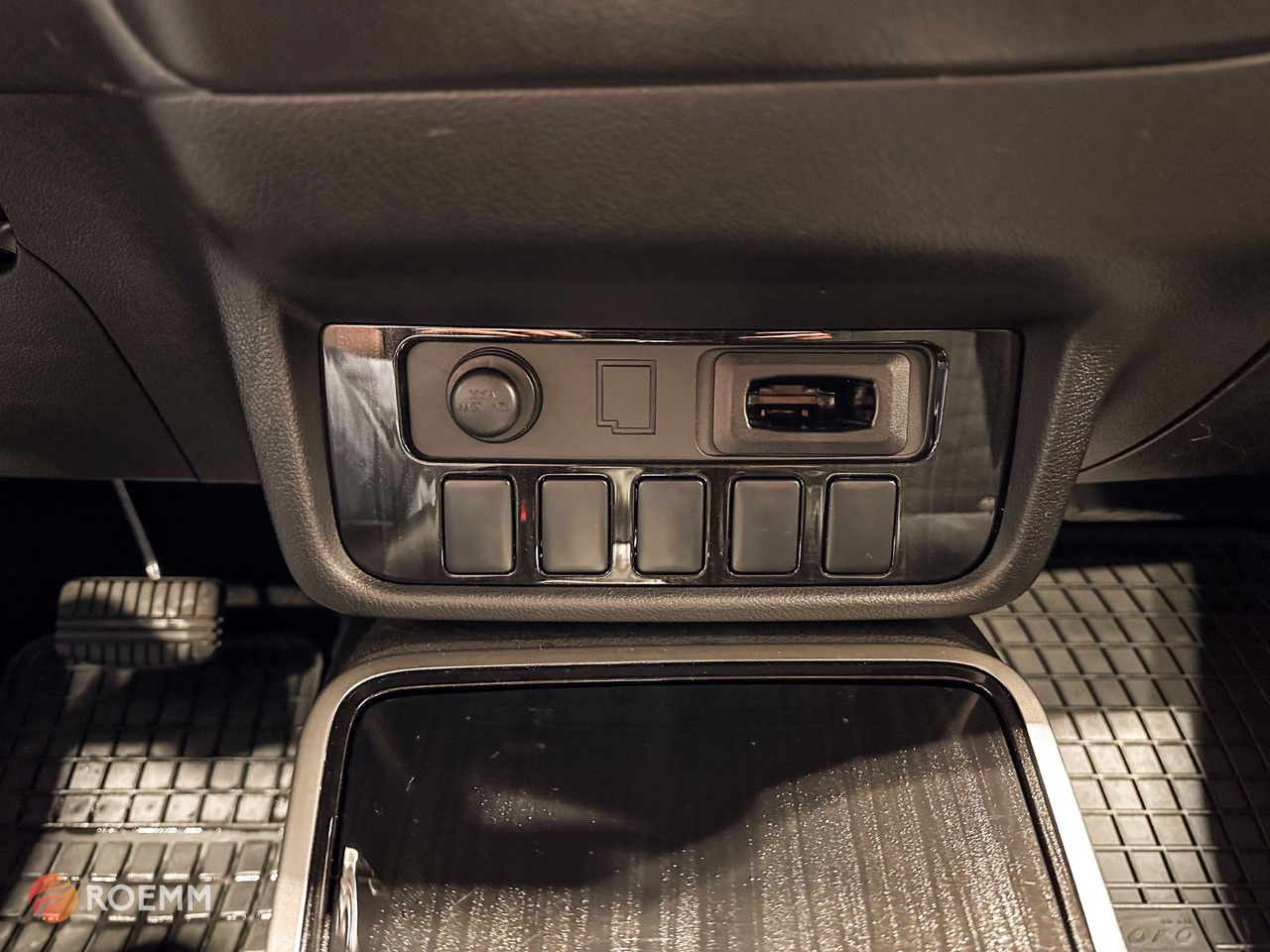 SUV Mitsubishi Outlander PHEV Basis 4WD*GARANTIE*Touchscreen* : 사진 25 SUV Mitsubishi Outlander PHEV Basis 4WD*GARANTIE*Touchscreen* : 사진 25