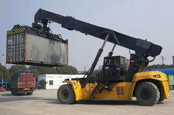 리치 스태커 KALMAR 45 Ton Kalmar Reach Stacker DRD450 DRF450 DRT450 Telescopic Handler DRT450 and Sany Liugong Reach Stackers Lifting Reach Stacker Forklift : 사진 15 리치 스태커 KALMAR 45 Ton Kalmar Reach Stacker DRD450 DRF450 DRT450 Telescopic Handler DRT450 and Sany Liugong Reach Stackers Lifting Reach Stacker Forklift : 사진 15