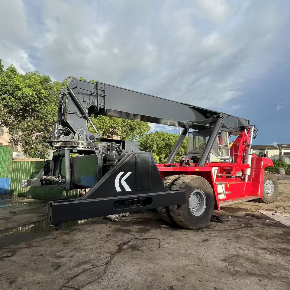 리치 스태커 KALMAR 45 Ton Kalmar Reach Stacker DRD450 DRF450 DRT450 Telescopic Handler DRT450 and Sany Liugong Reach Stackers Lifting Reach Stacker Forklift : 사진 6 리치 스태커 KALMAR 45 Ton Kalmar Reach Stacker DRD450 DRF450 DRT450 Telescopic Handler DRT450 and Sany Liugong Reach Stackers Lifting Reach Stacker Forklift : 사진 6