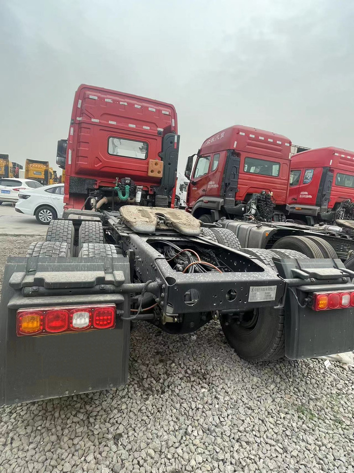 Shacman Slightly Used X3000 X5000 (6*4) Semi Truck Head Tractor Head Tipper Head - 트랙터 유닛 : 사진 4 Shacman Slightly Used X3000 X5000 (6*4) Semi Truck Head Tractor Head Tipper Head - 트랙터 유닛 : 사진 4