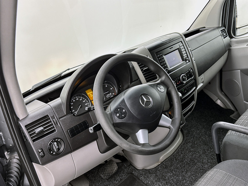 Mercedes-Benz Sprinter 316 2.2 CDI L2H2 Automaat 3500kg trekhaak Navigatie Cruise control Camera - 패널 밴 : 사진 4 Mercedes-Benz Sprinter 316 2.2 CDI L2H2 Automaat 3500kg trekhaak Navigatie Cruise control Camera - 패널 밴 : 사진 4