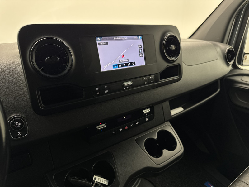 Mercedes-Benz Sprinter 519 3.0 CDI L3H2 V6 Led koplampen 360 camera systeem Trekhaak Navigatie Dubbel lucht - 패널 밴 : 사진 5 Mercedes-Benz Sprinter 519 3.0 CDI L3H2 V6 Led koplampen 360 camera systeem Trekhaak Navigatie Dubbel lucht - 패널 밴 : 사진 5