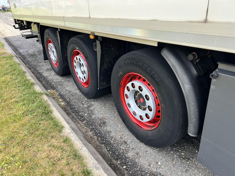 Kögel 3 - assige koeloplegger Carrier vector 1550 - 냉동 세미 트레일러 : 사진 5 Kögel 3 - assige koeloplegger Carrier vector 1550 - 냉동 세미 트레일러 : 사진 5