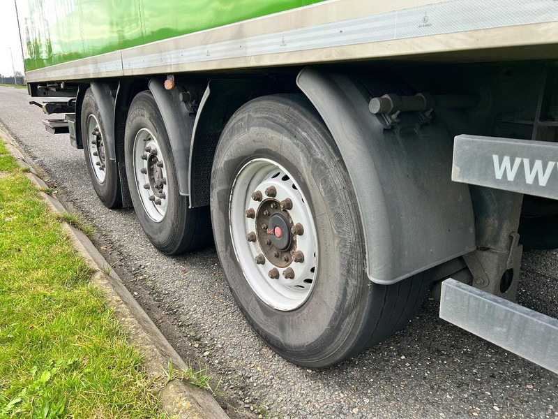 Kögel 3 assige koeloplegger Lift axle / Carrier Vector 1950 - 냉동 세미 트레일러 : 사진 4 Kögel 3 assige koeloplegger Lift axle / Carrier Vector 1950 - 냉동 세미 트레일러 : 사진 4