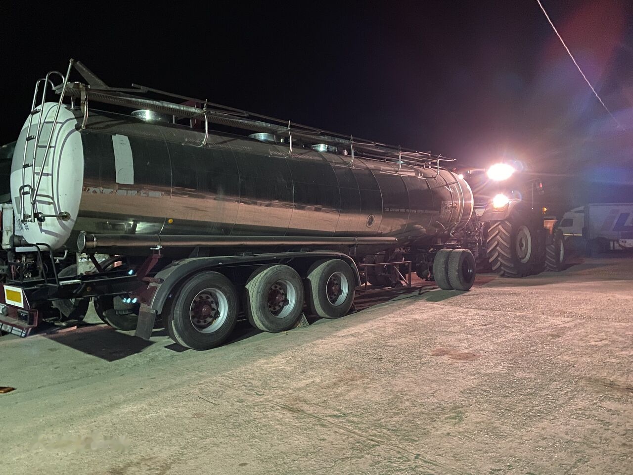 Dolly remorcare PERIDOC Tractor AgroLand DOLLY Schmitz Rotos - 예비 부속 트레일러 용 : 사진 2 Dolly remorcare PERIDOC Tractor AgroLand DOLLY Schmitz Rotos - 예비 부속 트레일러 용 : 사진 2