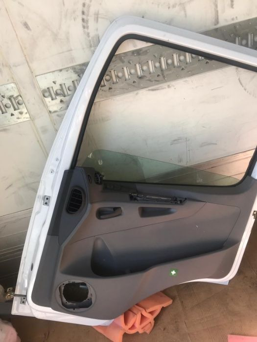 Geam+fata usa Mercedes-Benz ACTROS ATEGO AXOR - 도어 및 부품 트럭 용 : 사진 2 Geam+fata usa Mercedes-Benz ACTROS ATEGO AXOR - 도어 및 부품 트럭 용 : 사진 2