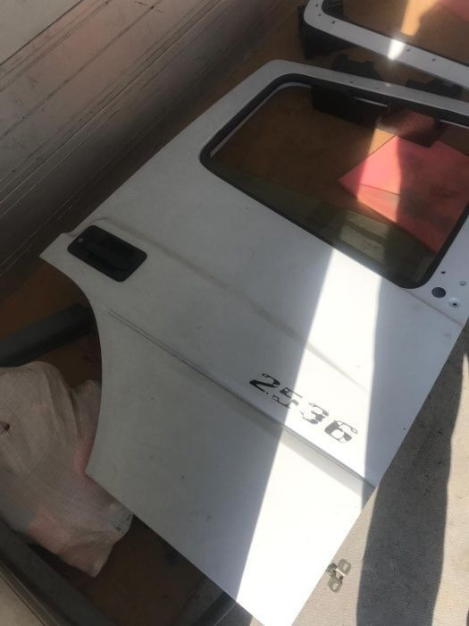 Geam+fata usa Mercedes-Benz ACTROS ATEGO AXOR - 도어 및 부품 트럭 용 : 사진 3 Geam+fata usa Mercedes-Benz ACTROS ATEGO AXOR - 도어 및 부품 트럭 용 : 사진 3