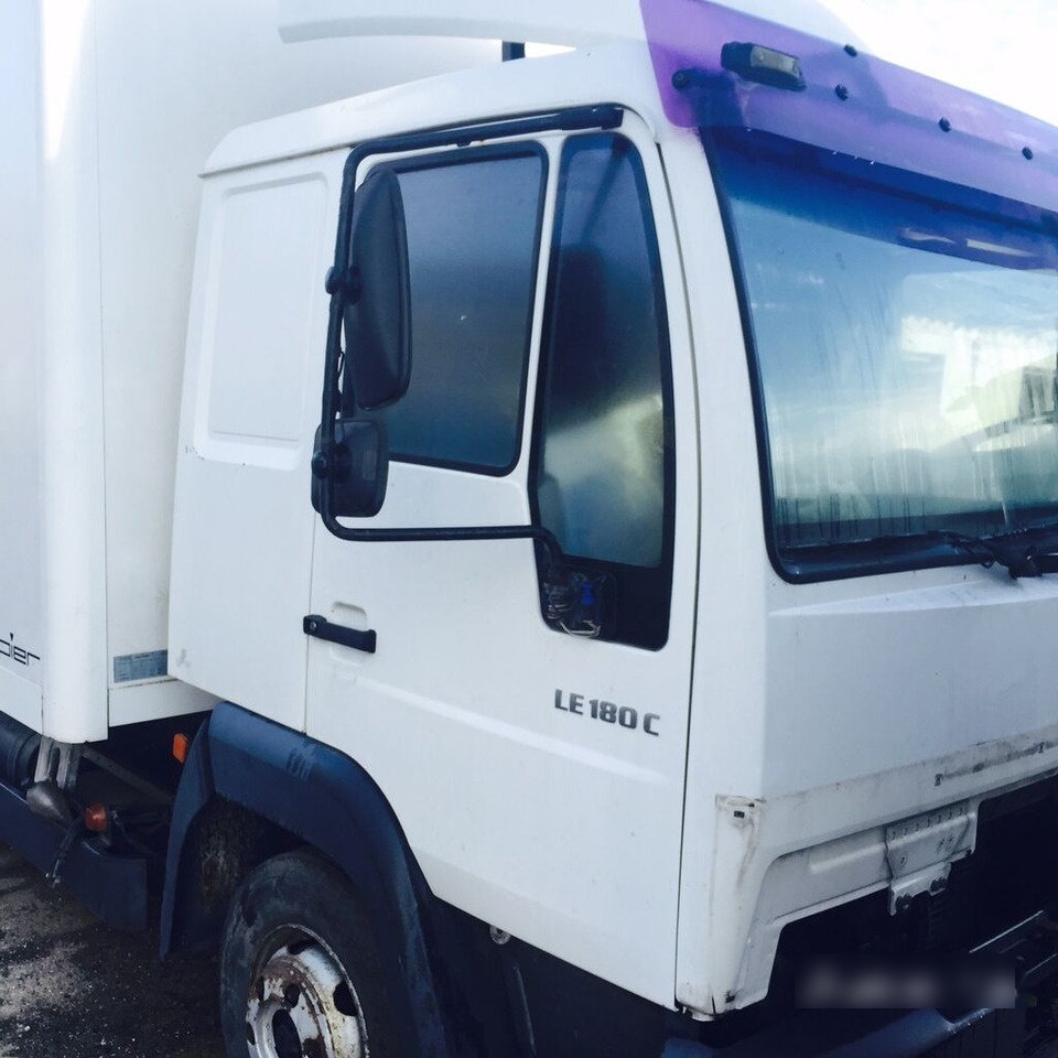 MAN LE 8-180 - 커튼사이더 트럭 : 사진 3 MAN LE 8-180 - 커튼사이더 트럭 : 사진 3