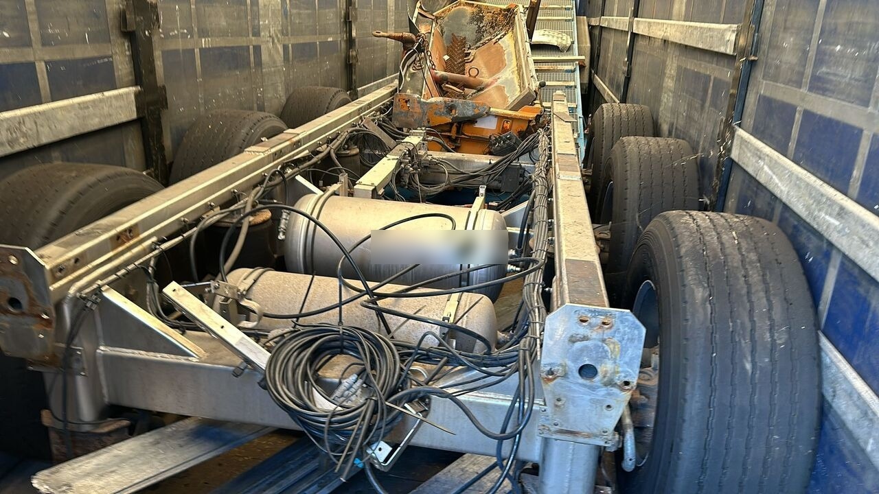 Magyar Sasiu INOX pentru cisterna Alimentara - 유조 세미 트레일러 : 사진 2 Magyar Sasiu INOX pentru cisterna Alimentara - 유조 세미 트레일러 : 사진 2