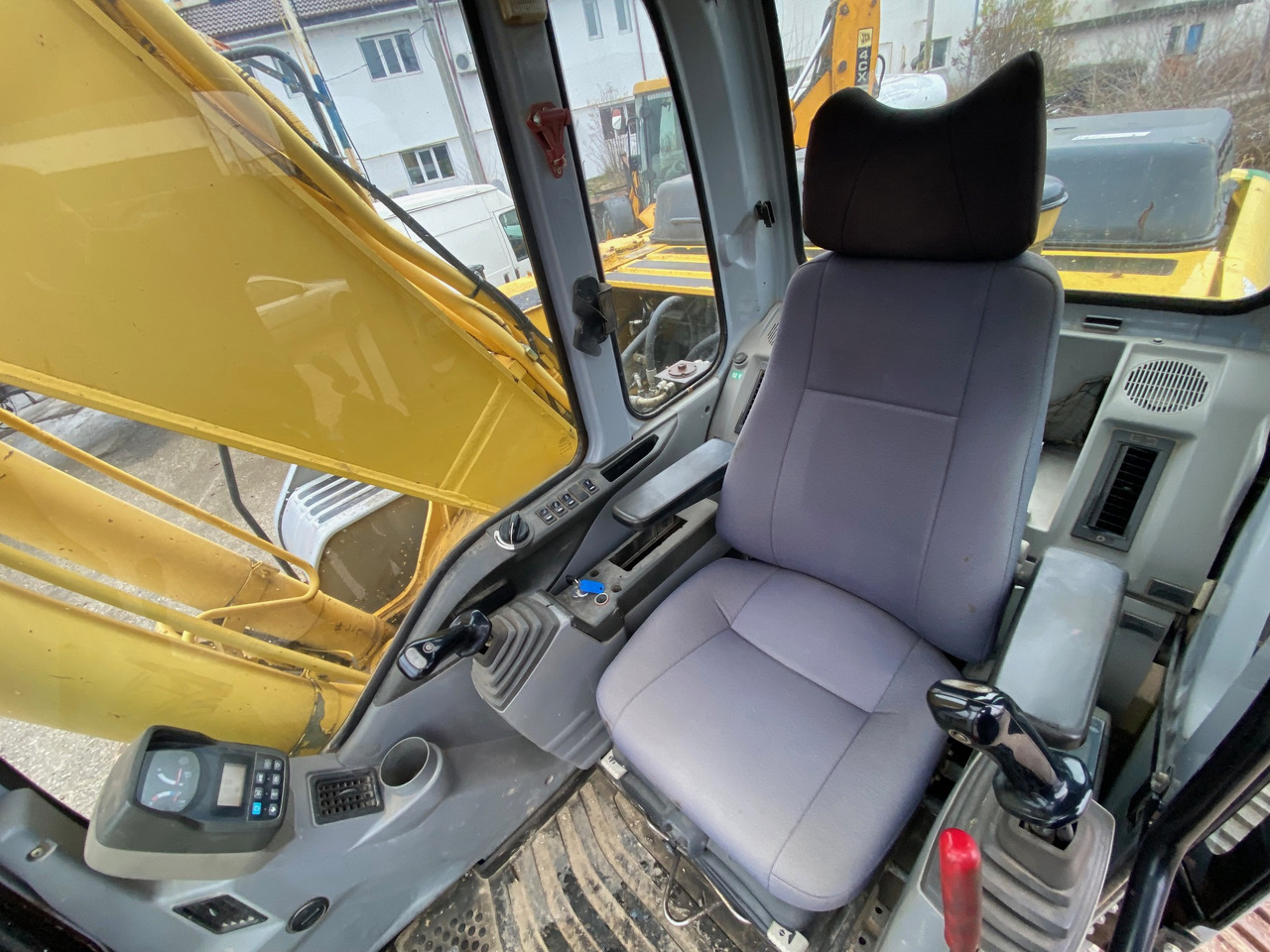 New Holland Kobelco E 215 22 T Klima - 크롤러 굴삭기 : 사진 3 New Holland Kobelco E 215 22 T Klima - 크롤러 굴삭기 : 사진 3