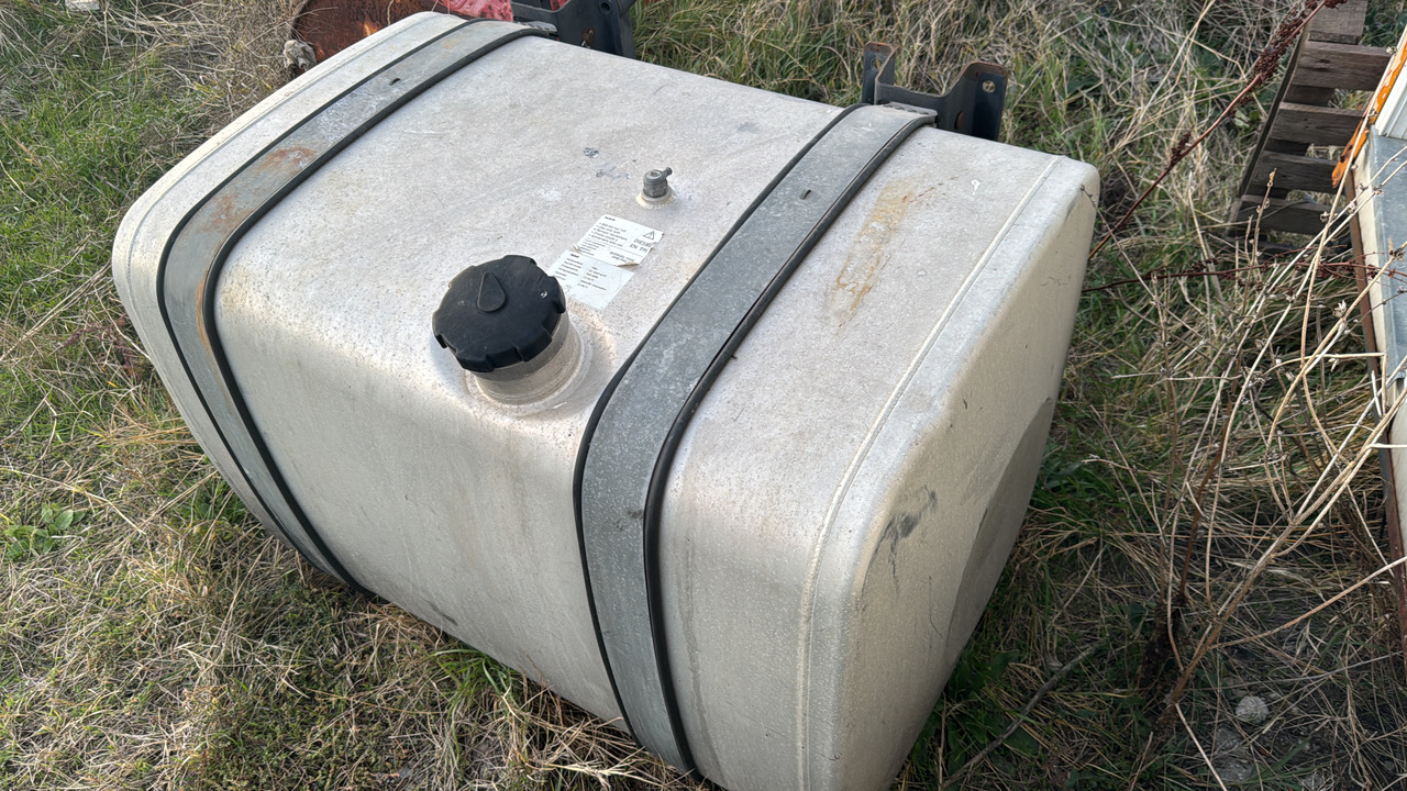 REZERVOR MAN 450 L MAN TGX truck - 연료 탱크 트럭 용 : 사진 4 REZERVOR MAN 450 L MAN TGX truck - 연료 탱크 트럭 용 : 사진 4