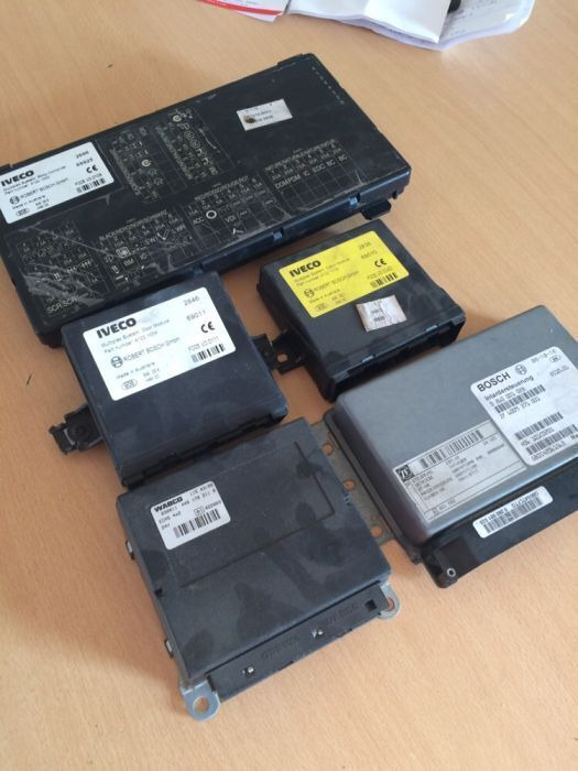 Vand calculatoare bord IVECO - ECU 트럭 용 : 사진 1 Vand calculatoare bord IVECO - ECU 트럭 용 : 사진 1
