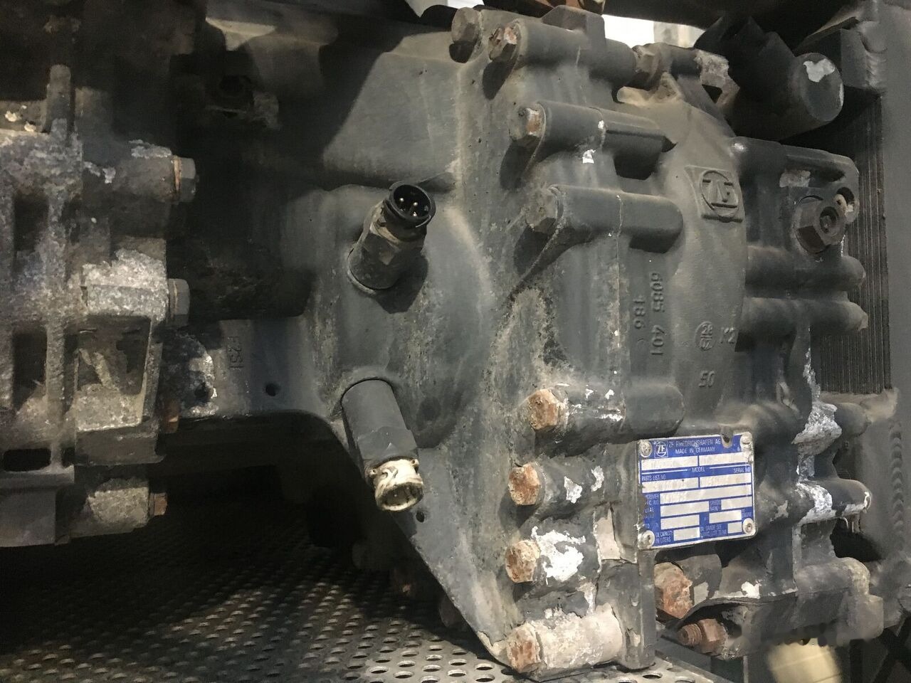 ZF 12AS 2331TD +intarder 1353041012 - 기어박스 트럭 용 : 사진 4 ZF 12AS 2331TD +intarder 1353041012 - 기어박스 트럭 용 : 사진 4