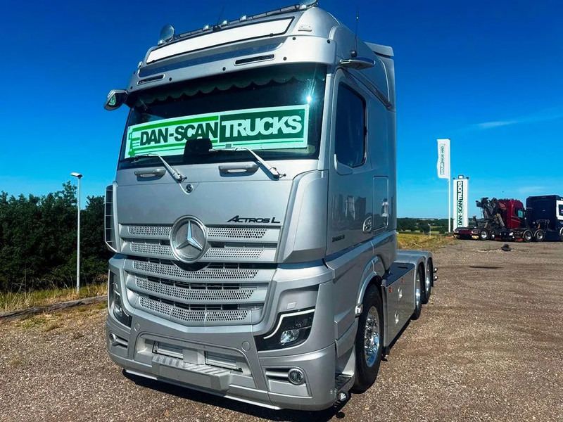Mercedes-Benz Actros 2653 Special Interior. 6x2 3250mm weelbase. Air / Air suspension. hydr. syatem. Invertor. Micro wave. - 트랙터 유닛 : 사진 4 Mercedes-Benz Actros 2653 Special Interior. 6x2 3250mm weelbase. Air / Air suspension. hydr. syatem. Invertor. Micro wave. - 트랙터 유닛 : 사진 4