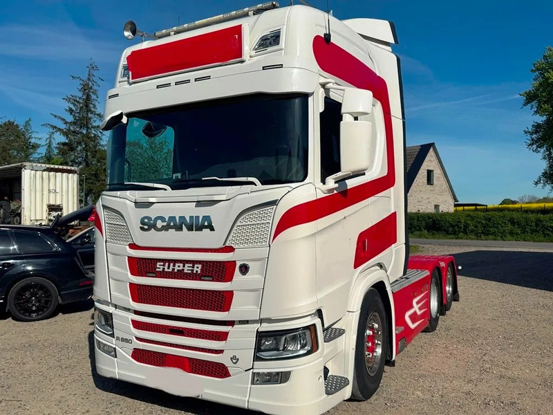 Scania R650 V8 NGS Special interior. Air / Air suspension. hydr. system. Opticruise / Retarder. - 트랙터 유닛 : 사진 4 Scania R650 V8 NGS Special interior. Air / Air suspension. hydr. system. Opticruise / Retarder. - 트랙터 유닛 : 사진 4