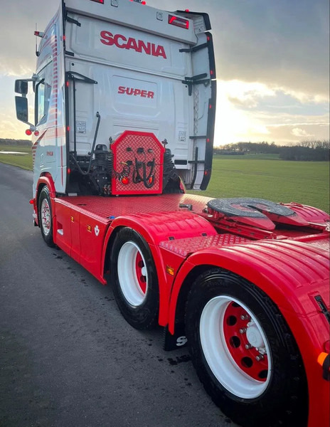 Scania R770 V8 NGS Special Interior. Only 110000 km. Air/ Air suspensiom. Hydr, system. - 트랙터 유닛 : 사진 2 Scania R770 V8 NGS Special Interior. Only 110000 km. Air/ Air suspensiom. Hydr, system. - 트랙터 유닛 : 사진 2