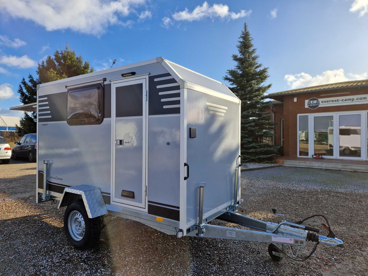 Minicamp Everest Lekki mały kemping camper DMC 600 do 1000kg NOWA - 캐러밴 : 사진 1 Minicamp Everest Lekki mały kemping camper DMC 600 do 1000kg NOWA - 캐러밴 : 사진 1