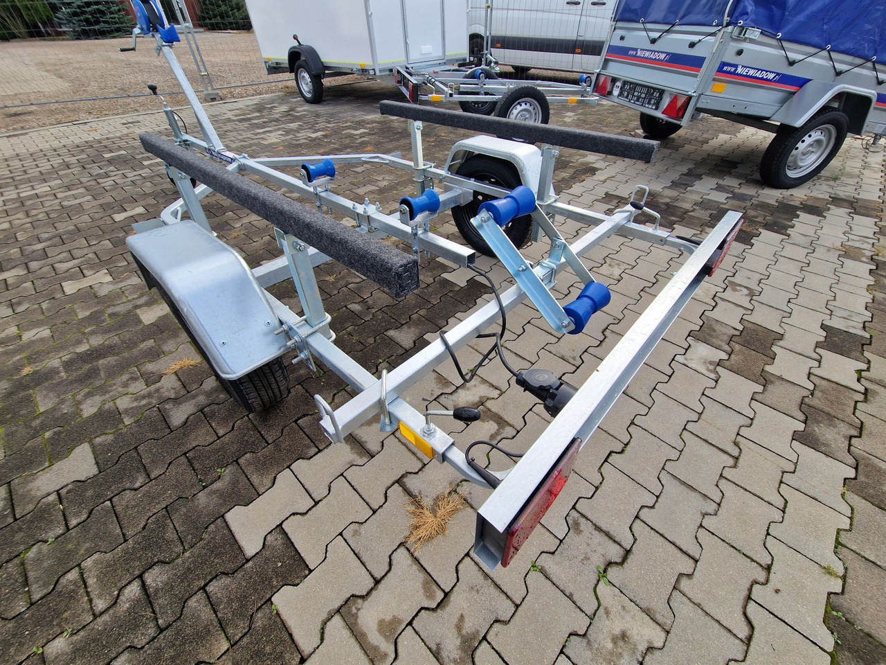 Nowa Przyczepa Podłodziowa ponton łódź 350 - 550cm Niewiadów P400 P415 - 오토트랜스포터 트레일러 : 사진 2 Nowa Przyczepa Podłodziowa ponton łódź 350 - 550cm Niewiadów P400 P415 - 오토트랜스포터 트레일러 : 사진 2
