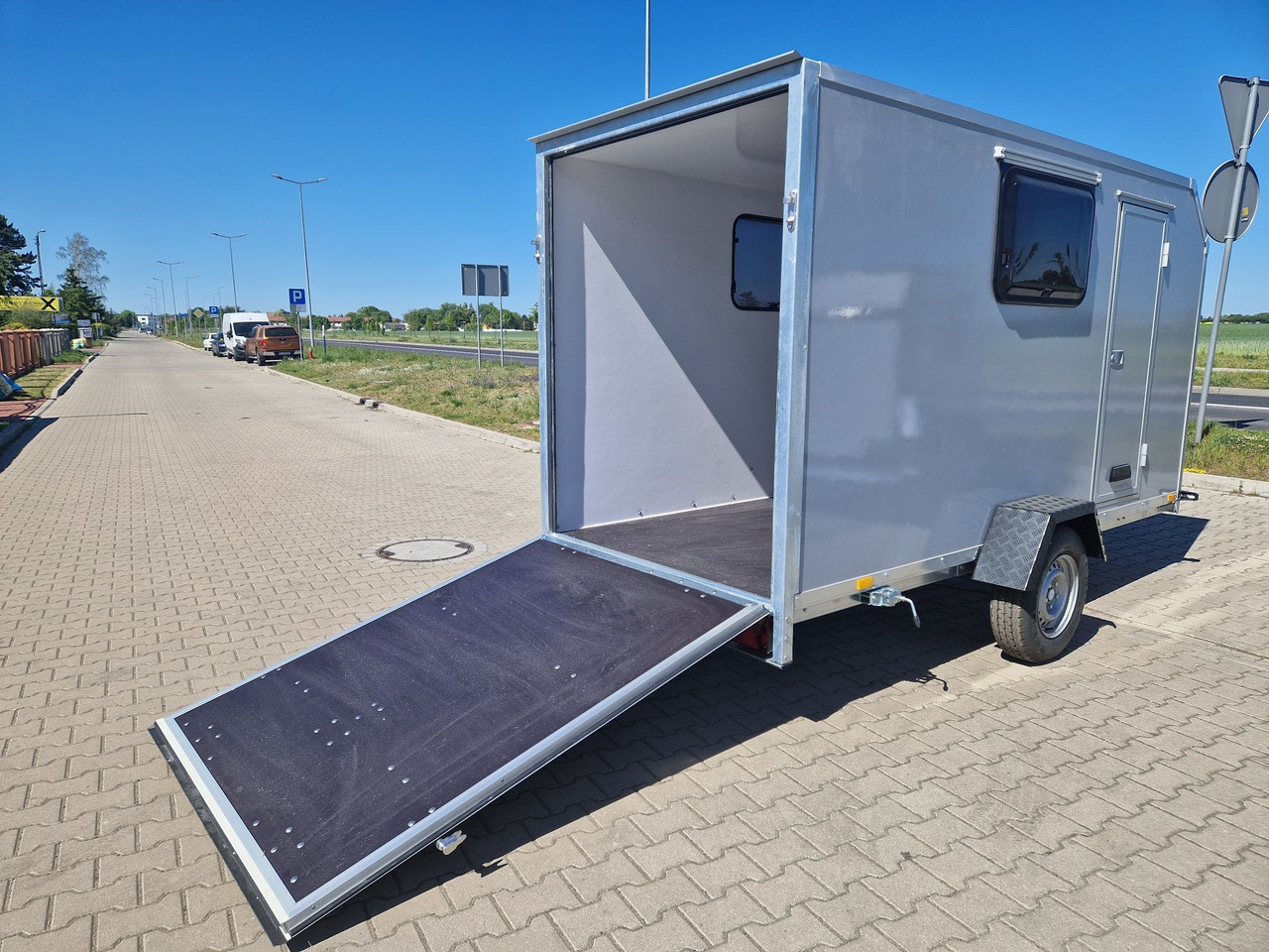 Przyczepa kempingowa Motocamp dla motocykla - 캐러밴 : 사진 2 Przyczepa kempingowa Motocamp dla motocykla - 캐러밴 : 사진 2