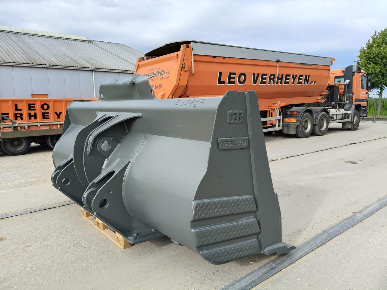 Volvo L 220 - 기타 기계 : 사진 5 Volvo L 220 - 기타 기계 : 사진 5