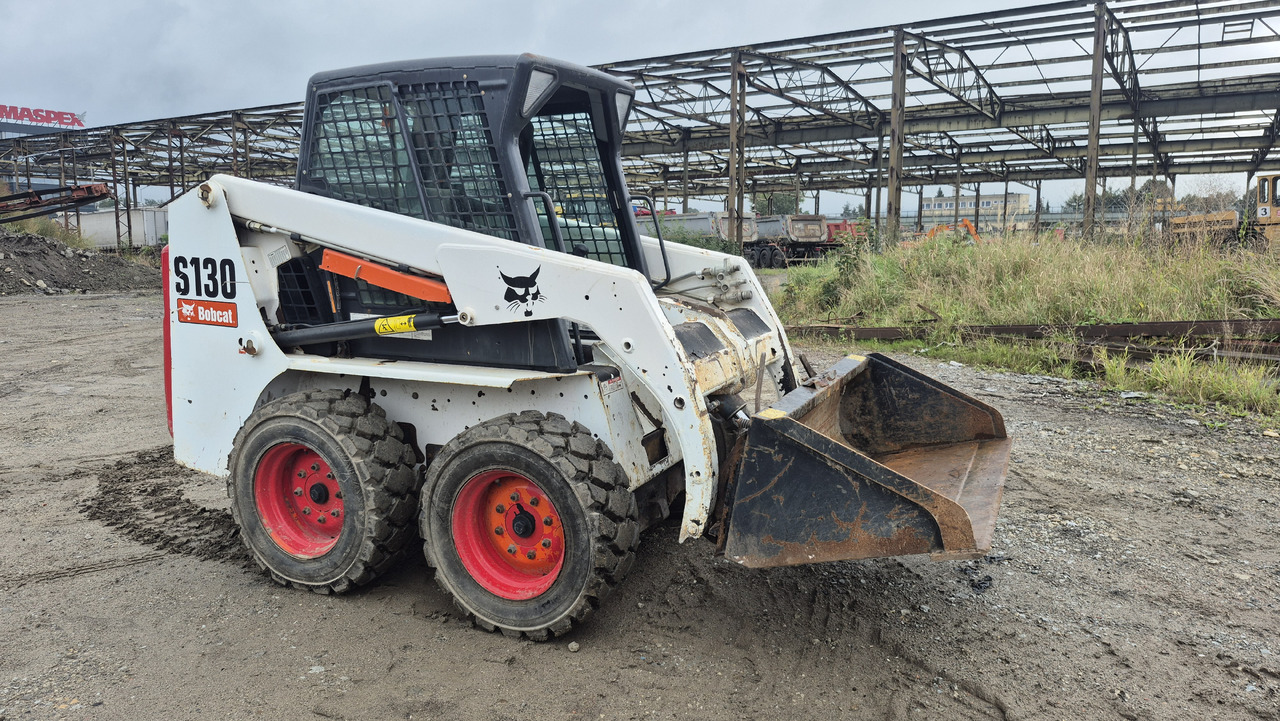 BOBCAT S130 - 스키드 스티어 로더 : 사진 5 BOBCAT S130 - 스키드 스티어 로더 : 사진 5