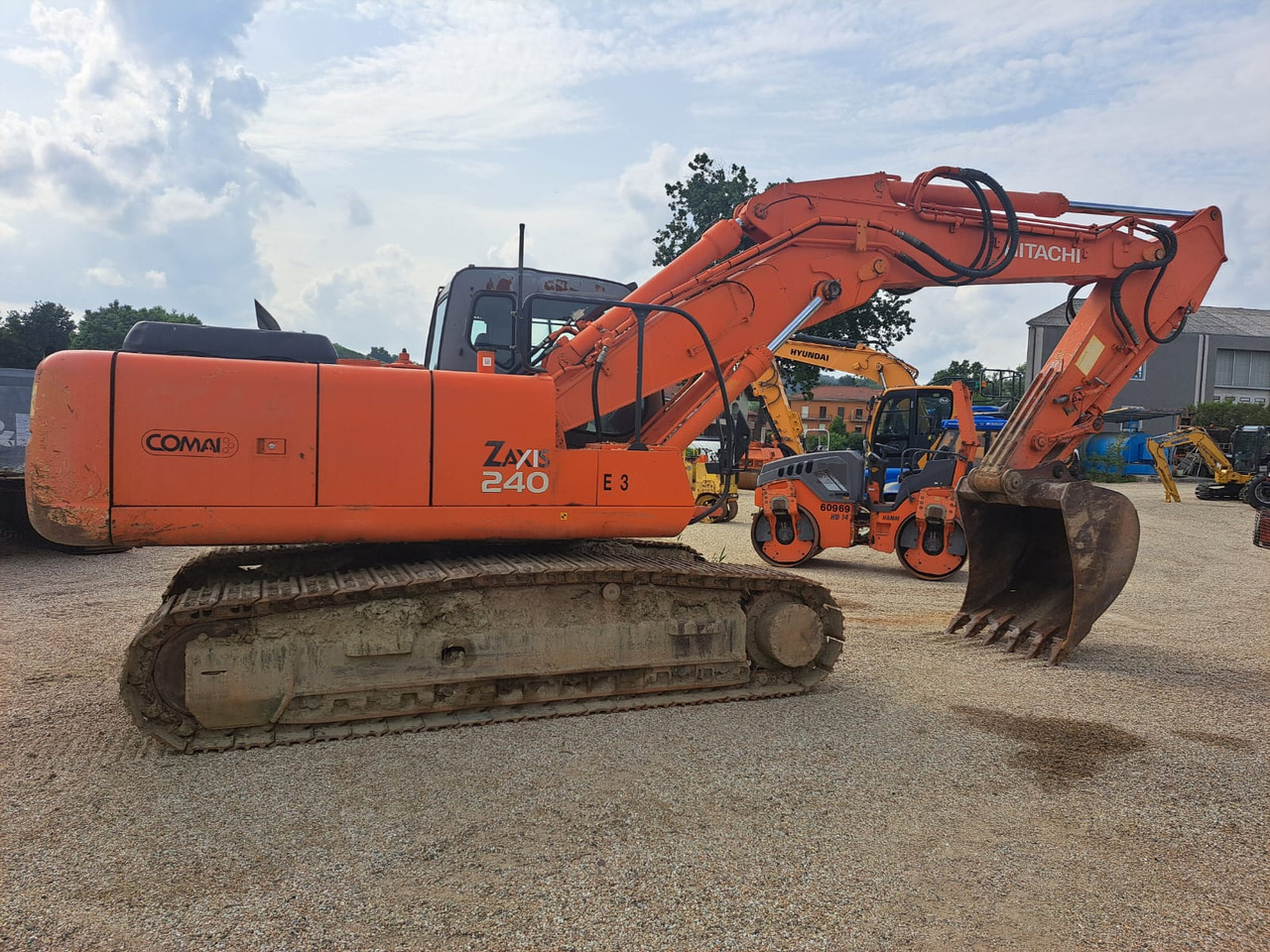 HITACHI HITACHI240 - 굴착기 : 사진 2 HITACHI HITACHI240 - 굴착기 : 사진 2