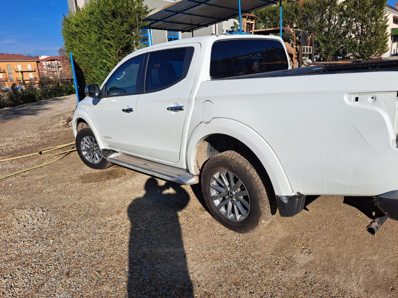 MITSUBISKI L200 - 차량 : 사진 4 MITSUBISKI L200 - 차량 : 사진 4