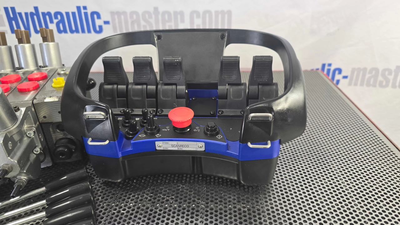 Container Side Lifter Sidelifter 5 sections valve with Radio Remote Scanreco - 쓰레기차 : 사진 2 Container Side Lifter Sidelifter 5 sections valve with Radio Remote Scanreco - 쓰레기차 : 사진 2