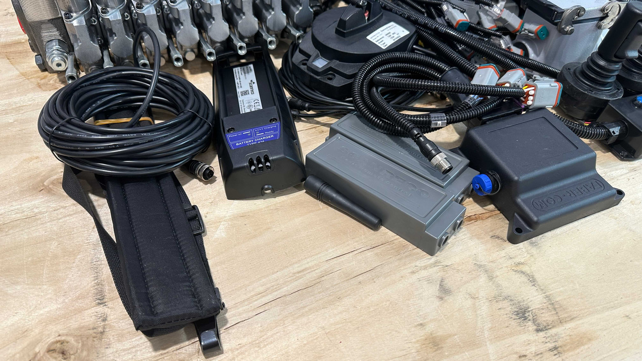 Set Scanreco RC400 with Walvoil DPX100 Fassi, Effer, Atlas, Manitou - 임업용 트레일러 : 사진 4 Set Scanreco RC400 with Walvoil DPX100 Fassi, Effer, Atlas, Manitou - 임업용 트레일러 : 사진 4