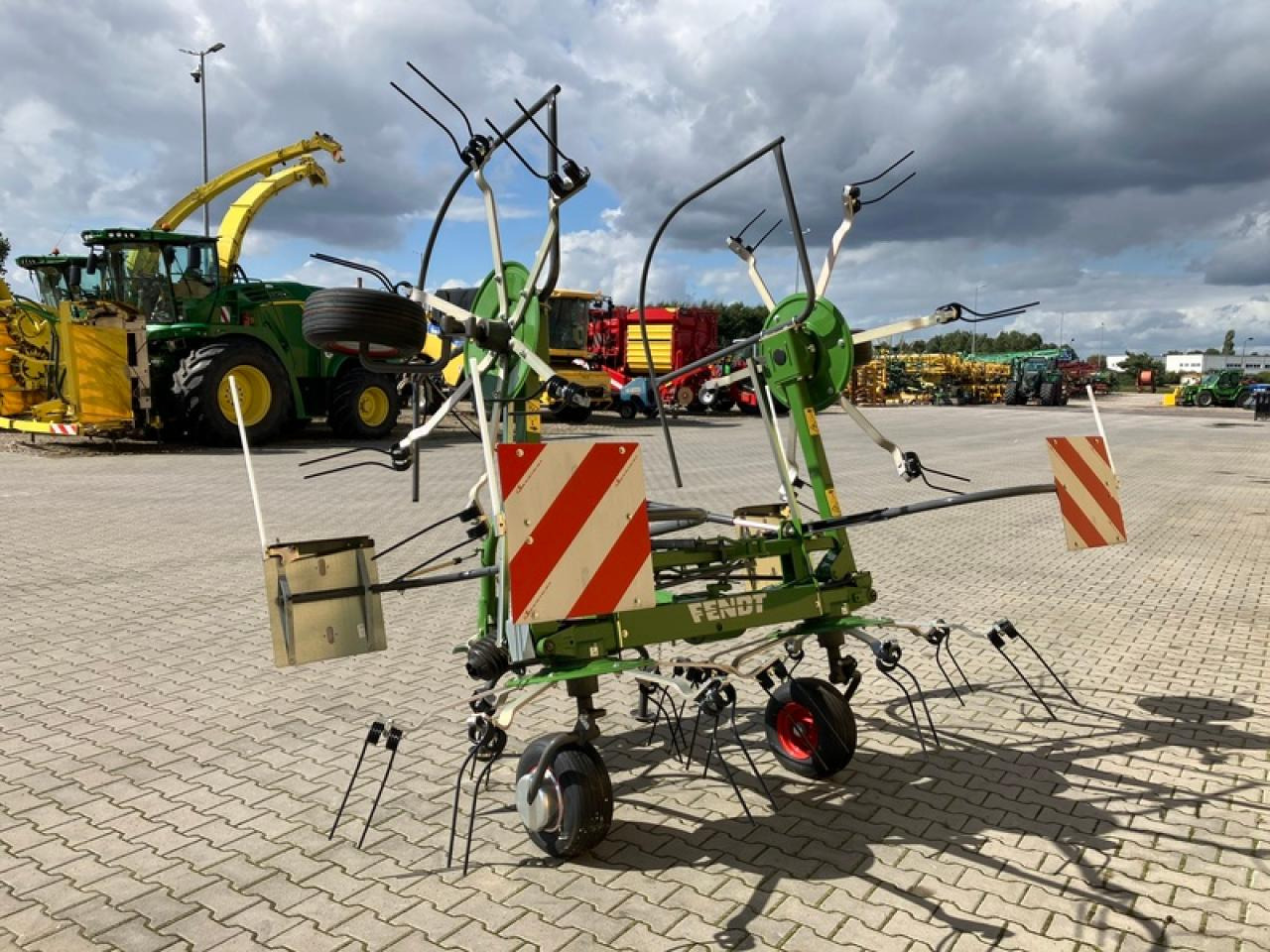 Fendt TWISTER 5204 AKTION - 반전기/ 레이크 : 사진 2 Fendt TWISTER 5204 AKTION - 반전기/ 레이크 : 사진 2