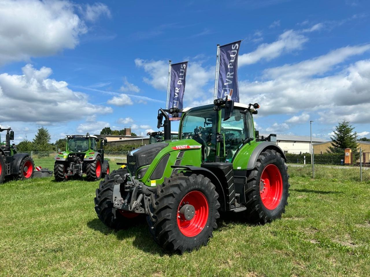 Fendt VARIO 724 GEN 6 PROFI+ SETTING 2 - 장궤형 트랙터 : 사진 1 Fendt VARIO 724 GEN 6 PROFI+ SETTING 2 - 장궤형 트랙터 : 사진 1