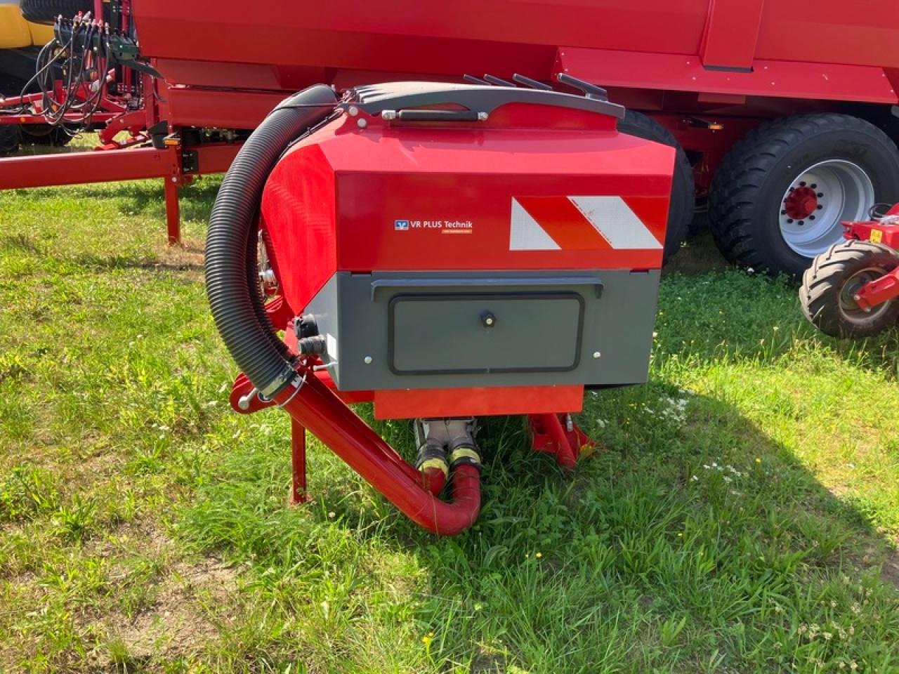 Horsch PARTNER 2000 FRONTTANK - 비료 스프레더 : 사진 3 Horsch PARTNER 2000 FRONTTANK - 비료 스프레더 : 사진 3