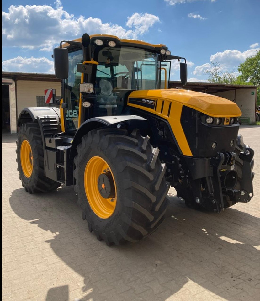 JCB FASTRAC 4220 AKTION - 장궤형 트랙터 : 사진 1 JCB FASTRAC 4220 AKTION - 장궤형 트랙터 : 사진 1