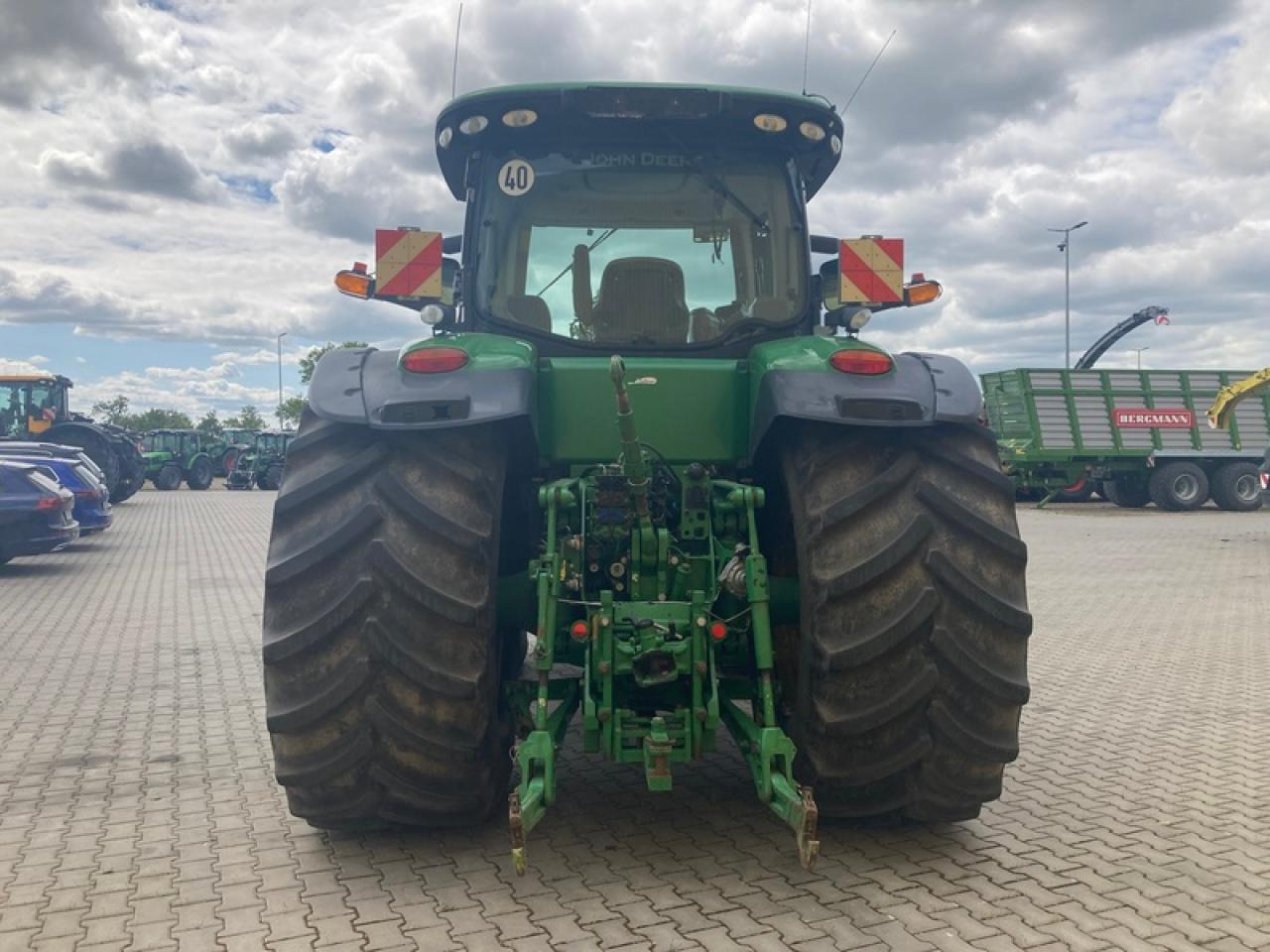John Deere 8320 R AUTOPOWER - 장궤형 트랙터 : 사진 3 John Deere 8320 R AUTOPOWER - 장궤형 트랙터 : 사진 3