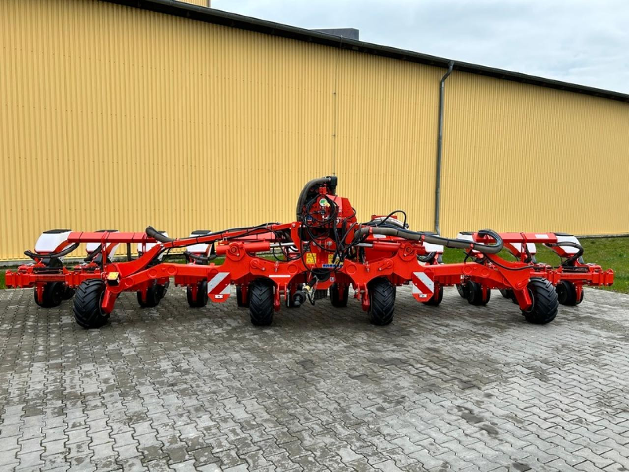 Kuhn MAXIMA 3RXLE - 정밀 파종기 : 사진 2 Kuhn MAXIMA 3RXLE - 정밀 파종기 : 사진 2