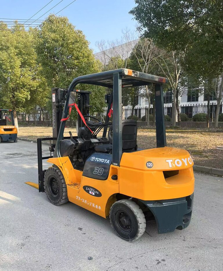 Toyota 7FD30 - 디젤 지게차 : 사진 2 Toyota 7FD30 - 디젤 지게차 : 사진 2