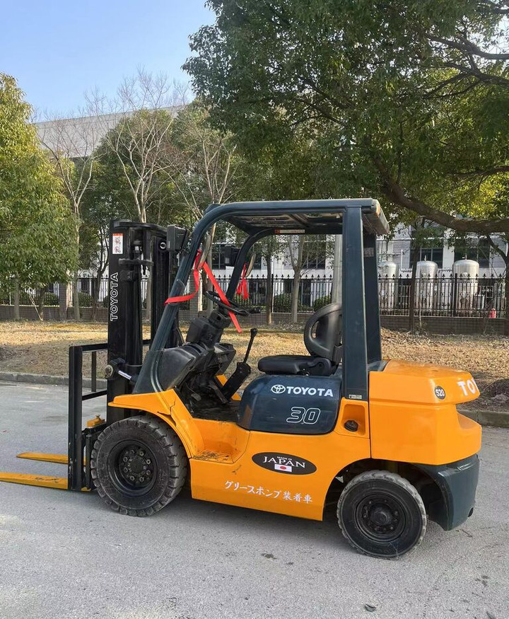 Toyota 7FD30 - 디젤 지게차 : 사진 3 Toyota 7FD30 - 디젤 지게차 : 사진 3