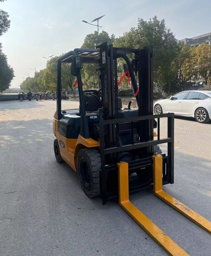 Toyota Made in Japan 7FD30 3ton 5ton 7FD50 for sale - 디젤 지게차 : 사진 4 Toyota Made in Japan 7FD30 3ton 5ton 7FD50 for sale - 디젤 지게차 : 사진 4