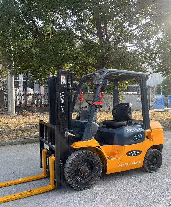 Toyota Made in Japan 7FD30 3ton 5ton 7FD50 for sale - 디젤 지게차 : 사진 1 Toyota Made in Japan 7FD30 3ton 5ton 7FD50 for sale - 디젤 지게차 : 사진 1